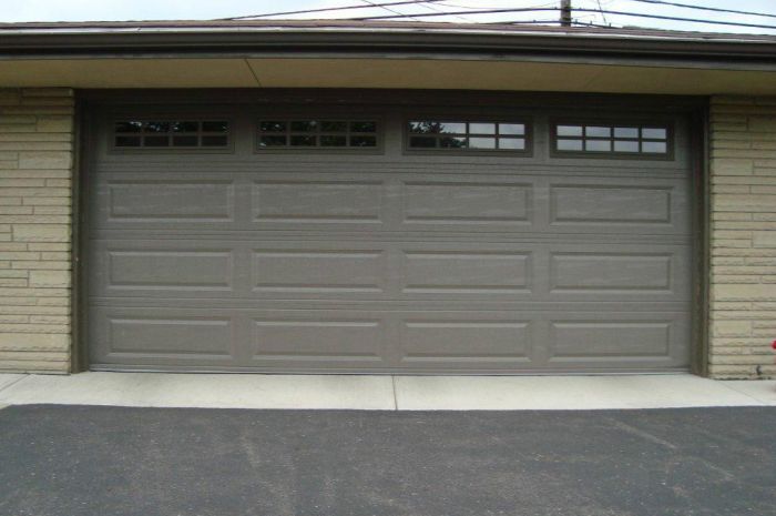 house with garage